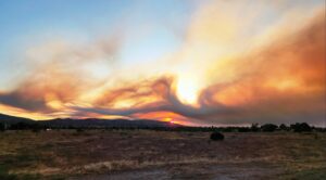 PHOTO Sunset Over Antelope Valley California As Canyon Fire Burns