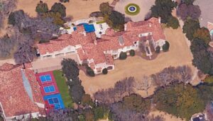 PHOTO Tom Dundon Has Baseball Diamond At His Home In Dallas Texas