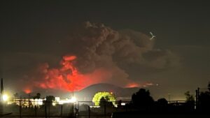 PHOTO People In The Mountains In Fresno County May Lose Their Homes Overnight To The Garnet Fire