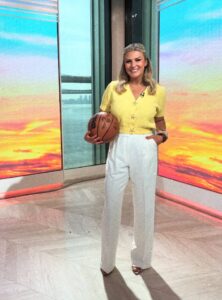 PHOTO Shae Cornette Holding A Basketball