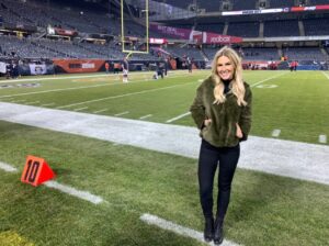 PHOTO Shae Cornette Standing On Soldier Field In Black Skinny Jeans