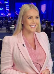 PHOTO Karoline Leavitt Parts Her Hair Perfectly Down The Middle