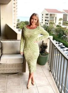 PHOTO Karoline Leavitt Wearing Lime Green Dress