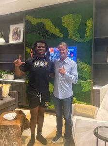 PHOTO Lane Kiffin Visited A Recruits House 5 Minutes After Getting Off Plane In Baton Rouge