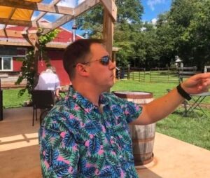 PHOTO ICE Agent Jonathan Ross Wearing A Flowery Shirt