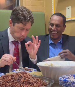 PHOTO Jacob Frey Eating Breakfast