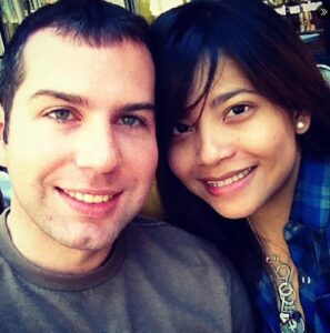 PHOTO Jonathan Ross With His Blazing Asian Wife