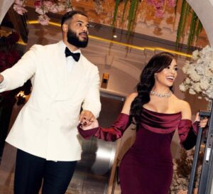 PHOTO Kristy Scott Wearing Skin Tight Velvet Dress