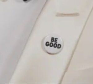 PHOTO Mark Ruffalo Wore A Be Good Pin On His Jacket Lapel At The Golden Globes