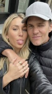 PHOTO Alix Early And Tom Brady Holding Hands In San Francisco