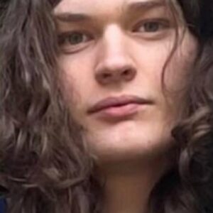 PHOTO Jesse Strang Grew Out His Hair Recently To Look Like A Girl