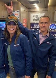 PHOTO Kristi Noem Getting Photobombed By Her Boyfriend Corey Lewandowski And Enjoying It