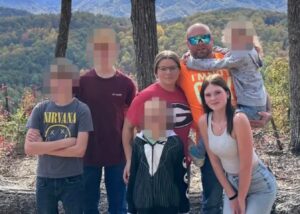 PHOTO Anna Kepner Hiking With Her Family