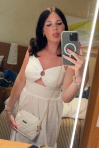 PHOTO Anna Kepner Hot Mirror Selfie With Designer Purse