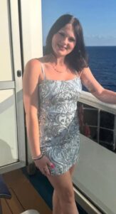 PHOTO Anna Kepner Looking Hot In Sparkling Silver Dress