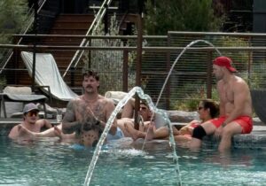 PHOTO Mike Vrabel And Diana Russini’s Friends Sitting With Them By The Pool In Sedona