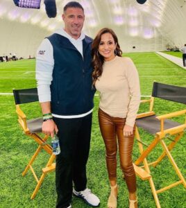 PHOTO Mike Vrabel With His Arm Around Diana Russini At NFL Interview Like It's Normal