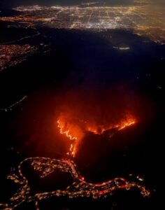 PHOTO White Bark Lane Is Now On Fire And Surrounded By The Sandy Fire In Simi Valley
